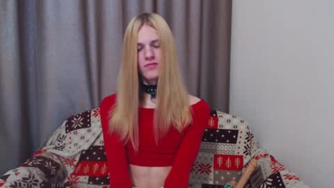 blaire 18 online show from January 2, 5:46 am