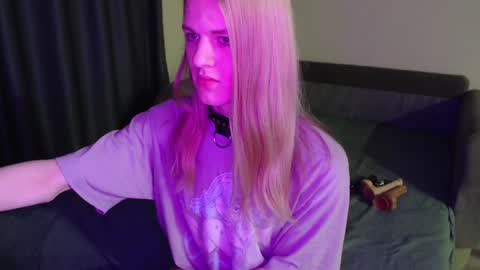 blaire 18 online show from February 4, 5:10 am