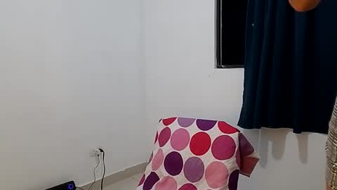 Snapshot of blakwhitebig21 chatting on March 1, 7:31 am blakwhitebig21 online show from March 1, 7:31 am