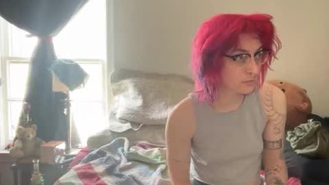 boywithbug online show from March 25, 6:23 pm