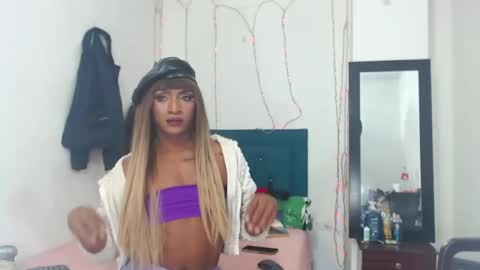 coraalhquent online show from January 8, 2:04 am