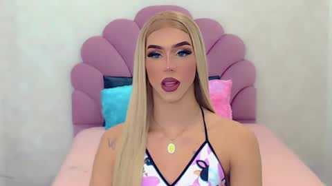 BRIANA online show from February 7, 5:10 am