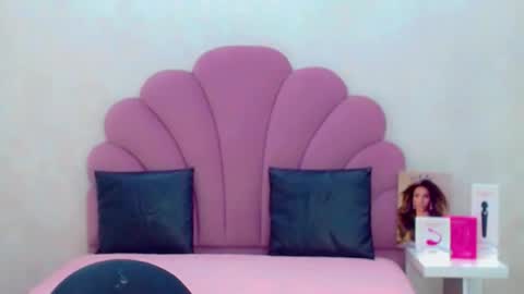 BRIANA online show from April 18, 8:16 am