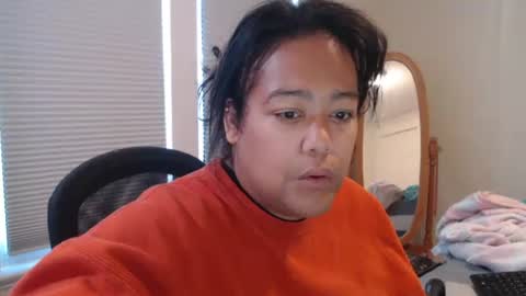 Snapshot of cals9x chatting on November 1, 2:36 pm camzxoxox online show from November 1, 2:36 pm