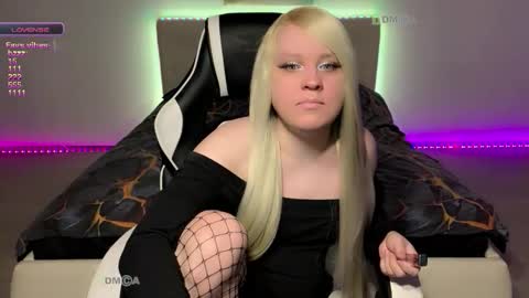 Miley online show from February 4, 1:32 am