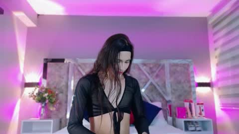 candyluxury_ online show from May 11, 2:45 pm