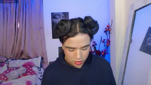 candyy_doll_ online show from March 13, 8:25 pm