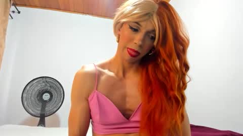 LisaGreyson online show from April 14, 8:03 pm