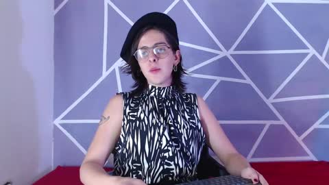 cava_pretty online show from January 13, 7:00 am