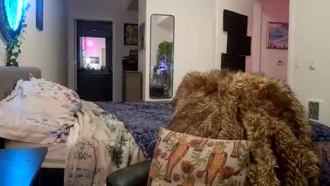 Cayla online show from December 19, 3:23 am