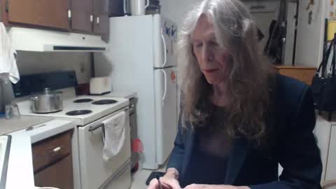 Jackie online show from December 4, 11:47 am