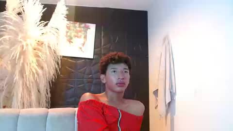 chanel_bitch783354 online show from March 12, 11:32 pm