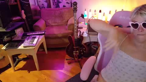 Charli online show from January 4, 12:37 am