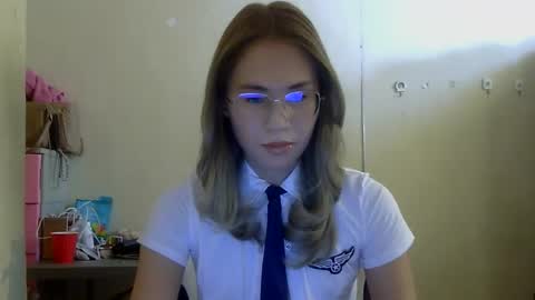 chelly4u69 online show from September 18, 4:40 am