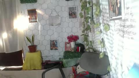 chescahotxxxl online show from September 28, 11:48 pm