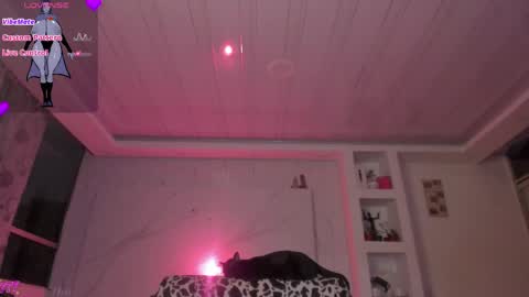 chloe_cooperr online show from April 3, 11:35 pm