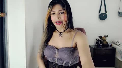 Snapshot of chocolatetriplex chatting on October 21, 6:31 pm chocolatetriplex online show from October 21, 6:31 pm