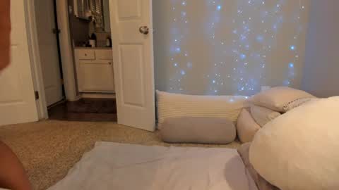    ........ Instagram  Lorysexys online show from March 24, 2:28 am