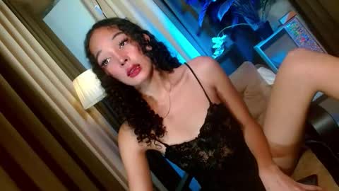BBY CURLYHANNA online show from November 6, 4:40 pm