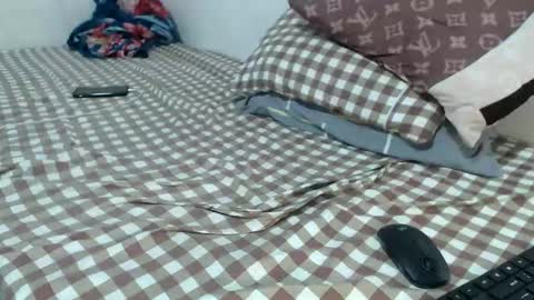 cuttiekattie4you online show from December 14, 2:39 am