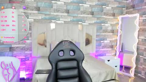 Cyrus online show from May 31, 3:30 pm