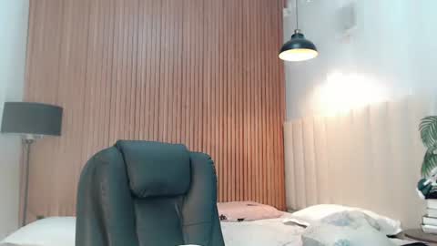 Ms. K online show from September 17, 5:01 am