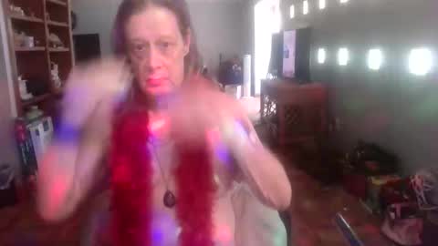 darla_darling1222101 online show from March 29, 7:58 pm