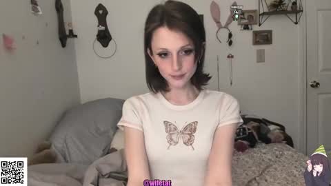 Snapshot of days_y chatting on March 6, 8:38 am days_y online show from March 6, 8:38 am