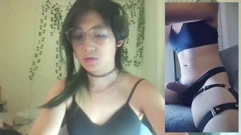 deciduousdoll online show from November 30, 6:49 am