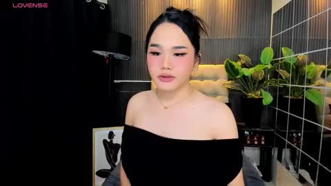 Tyra Colins online show from October 20, 3:10 am