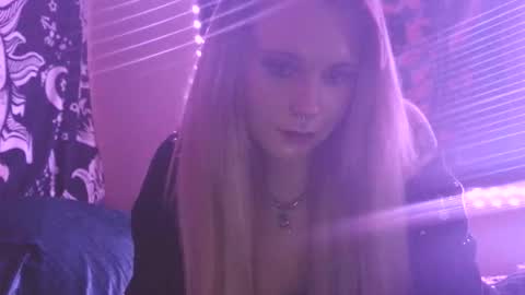 devyn winter online show from April 6, 11:49 pm