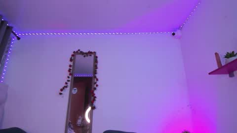 Samantha  online show from February 18, 7:10 pm