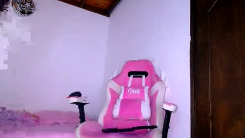   online show from April 7, 4:02 am