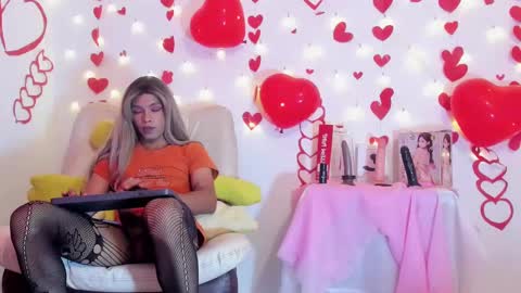 Nicolle online show from February 21, 4:59 pm