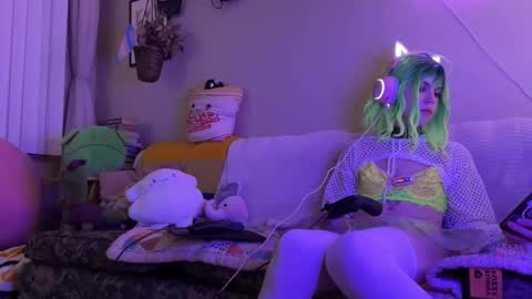 dreamdivyne online show from February 22, 3:31 am