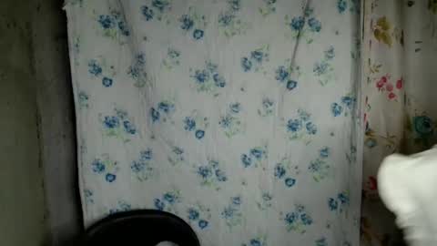 eddfox001 online show from April 7, 2:29 pm