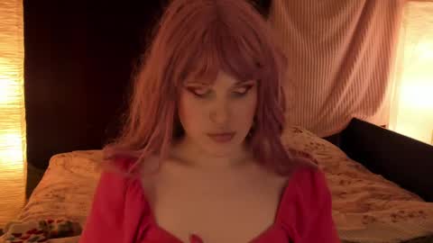 Effie Mur online show from February 8, 3:10 pm