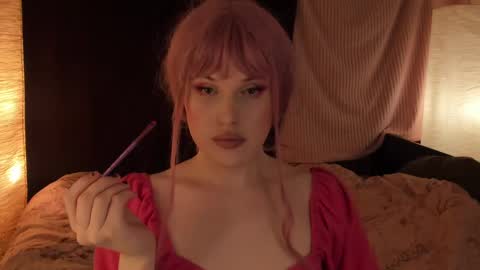 Effie Mur online show from March 1, 4:00 pm