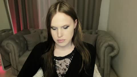 Effie Mur online show from April 18, 8:53 pm