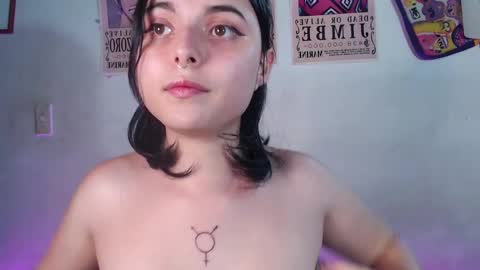 Elizabeth Taylor online show from December 29, 2:27 am