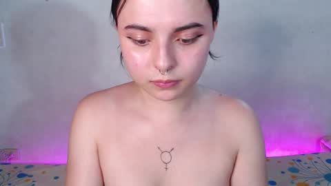 Elizabeth Taylor online show from January 9, 12:03 am