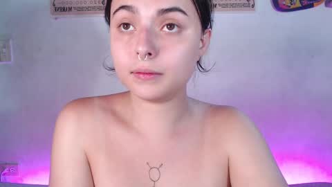 Elizabeth Taylor online show from February 22, 1:22 am