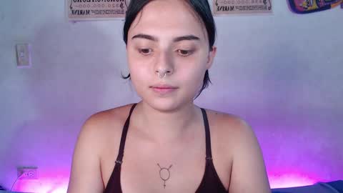 Elizabeth Taylor online show from March 10, 2:17 am