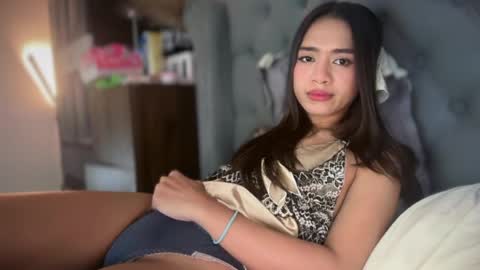 ellie online show from April 15, 11:49 pm