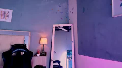 emily_castillo1_ online show from July 13, 5:54 am