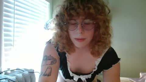 emilylavender online show from June 11, 7:12 pm