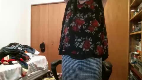 emma_the_boy online show from November 23, 9:33 am