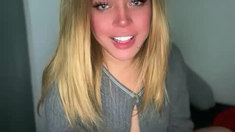 YourDreamGirl Emma  online show from April 5, 8:18 pm