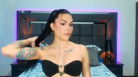 Emmily Santibaez online show from February 25, 12:34 pm