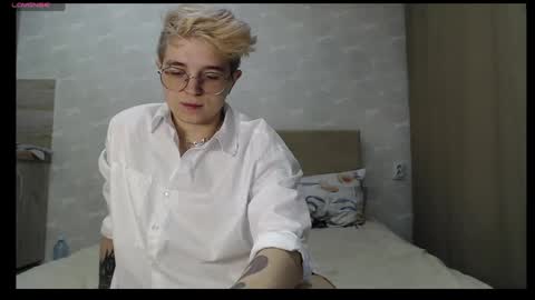 Erline online show from April 4, 3:21 pm